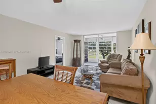 9261 Sunrise Lakes Blvd, Sunrise, FL 33322 - Photo 13