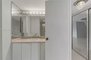 900 St Charles Pl, Pembroke Pines, FL 33026 - Photo 21