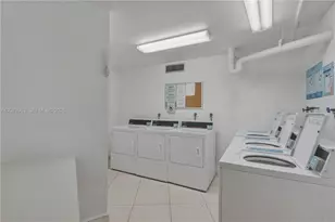 900 St Charles Pl, Pembroke Pines, FL 33026 - Photo 27