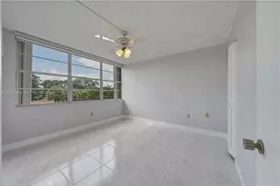 900 St Charles Pl, Pembroke Pines, FL 33026 - Photo 19