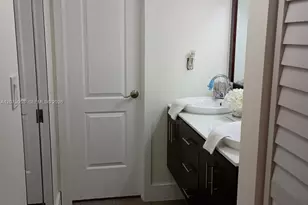 900 St Charles Pl, Pembroke Pines, FL 33026 - Photo 23