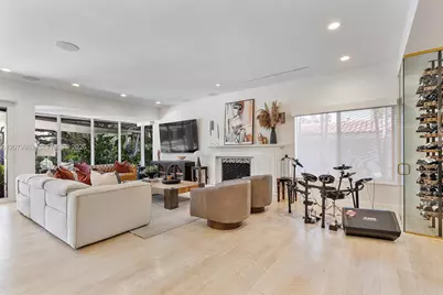 652 NE 105th St, Miami Shores, FL 33138 - Photo 19