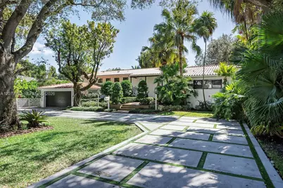 652 NE 105th St, Miami Shores, FL 33138 - Photo 1