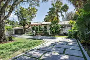 652 NE 105th St, Miami Shores, FL 33138 - Photo 1