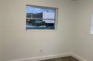 633 NW 23rd Ct, Miami, FL 33125 - Photo 9