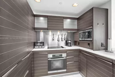 200 Biscayne Boulevard Way #3703, Miami, FL 33131 - Photo 13