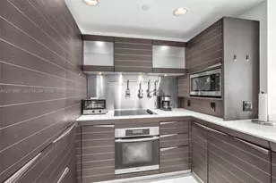200 Biscayne Blvd Way, Miami, FL 33131 - Photo 13