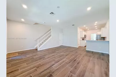 1040 Eucalyptus Dr #2, Hollywood, FL 33021 - Photo 11