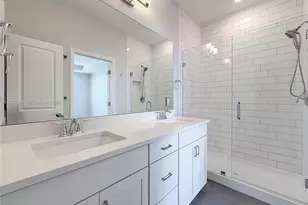 1040 Eucalyptus Dr, Hollywood, FL 33021 - Photo 23
