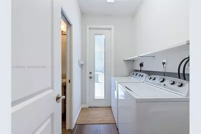 1040 Eucalyptus Dr #2, Hollywood, FL 33021 - Photo 15