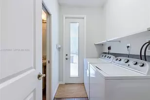 1040 Eucalyptus Dr, Hollywood, FL 33021 - Photo 15