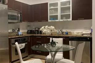 41 SE 5th St, Miami, FL 33131 - Photo 11