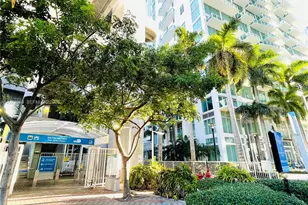 41 SE 5th St, Miami, FL 33131 - Photo 13