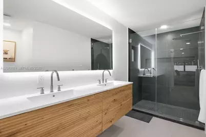 220 NE 105th St, Miami Shores, FL 33138 - Photo 15