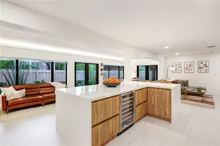 220 NE 105th St, Miami Shores, FL 33138 - Photo 9
