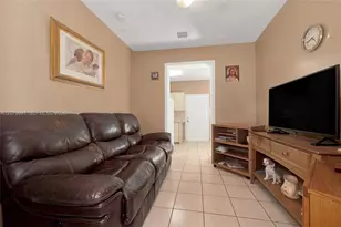 4051 NW 5th St, Miami, FL 33126 - Photo 11