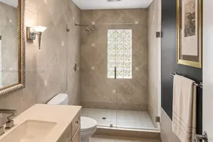 2421 NE 13th St, Fort Lauderdale, FL 33304 - Photo 15
