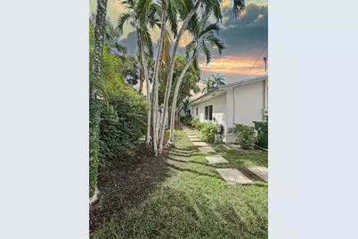 2421 NE 13th St, Fort Lauderdale, FL 33304 - Photo 7