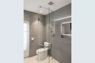 2421 NE 13th St, Fort Lauderdale, FL 33304 - Photo 21