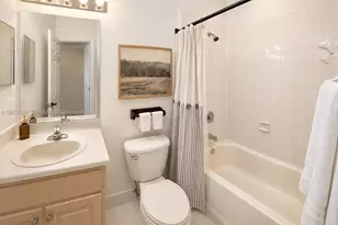 10902 NW 83rd St, Doral, FL 33178 - Photo 9