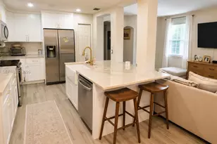 10902 NW 83rd St, Doral, FL 33178 - Photo 1