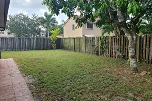 8820 SW 13th St, Pembroke Pines, FL 33025 - Photo 21