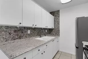 7100 Fairway Dr, Miami Lakes, FL 33014 - Photo 7