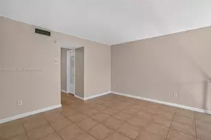 8600 SW 109th Ave, Miami, FL 33173 - Photo 11