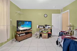 8351 NW 99th St, Hialeah Gardens, FL 33016 - Photo 9