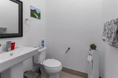 9123 NW 33rd St, Doral, FL 33172 - Photo 13