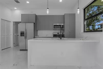 2035 NE 9th Ave, Cape Coral, FL 33909 - Photo 11