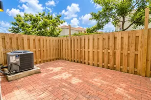 883 NE 211th St, Miami, FL 33179 - Photo 3