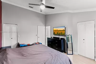 12110 SW 2nd St, Pembroke Pines, FL 33025 - Photo 11
