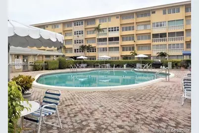 410 SE 2nd St #318, Hallandale Beach, FL 33009 - Photo 3