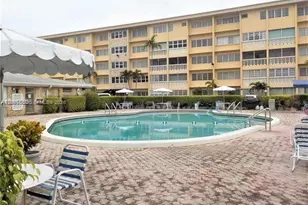 410 SE 2nd St, Hallandale Beach, FL 33009 - Photo 3