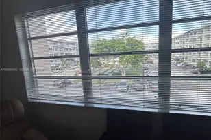 410 SE 2nd St, Hallandale Beach, FL 33009 - Photo 3