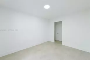 505 SW 7th Ct, Miami, FL 33130 - Photo 9