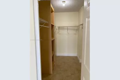 1000 Parkview Dr #427, Hallandale Beach, FL 33009 - Photo 15