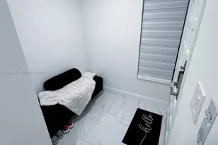 10182 NW 41st St, Doral, FL 33178 - Photo 9