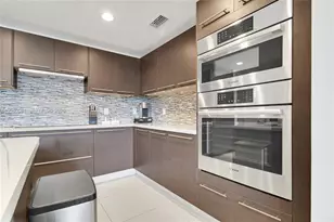 7661 NW 107th Ave, Doral, FL 33178 - Photo 9