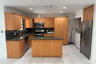 326 E 34th St, Hialeah, FL 33013 - Photo 7