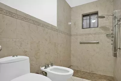 326 E 34th St, Hialeah, FL 33013 - Photo 11