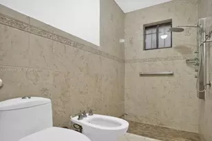 326 E 34th St, Hialeah, FL 33013 - Photo 11
