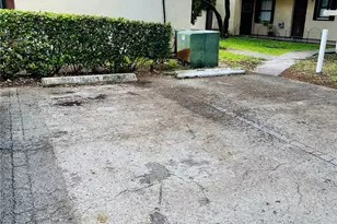 6565 W 26th Dr, Hialeah, FL 33016 - Photo 13