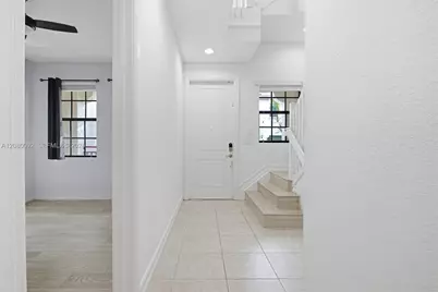 11621 SW 13th Ct, Pembroke Pines, FL 33025 - Photo 5