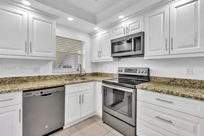 580 Egret Dr #102, Hallandale Beach, FL 33009 - Photo 15