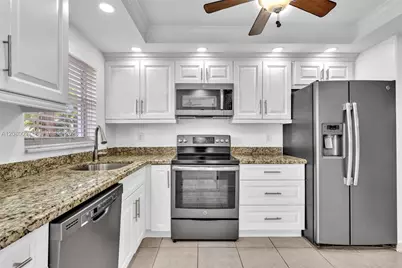 580 Egret Dr #102, Hallandale Beach, FL 33009 - Photo 13