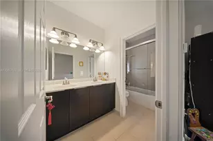 10269 NW 86th St, Doral, FL 33178 - Photo 17
