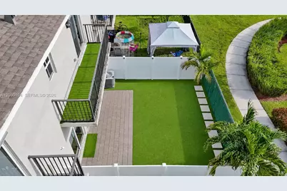 1768 SE 8th Ter, Homestead, FL 33034 - Photo 3