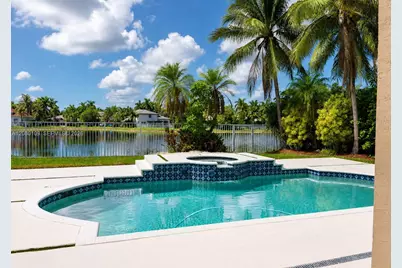 1672 Victoria Pointe Cir, Weston, FL 33327 - Photo 33